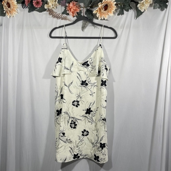 NWT $350 Alice + Olivia [ Medium ]‎ Bess Floral Jacquard Ruffle Slip Dress - Picture 9 of 13